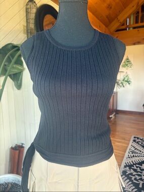 Ribbed Black Sleeveless Tank Top